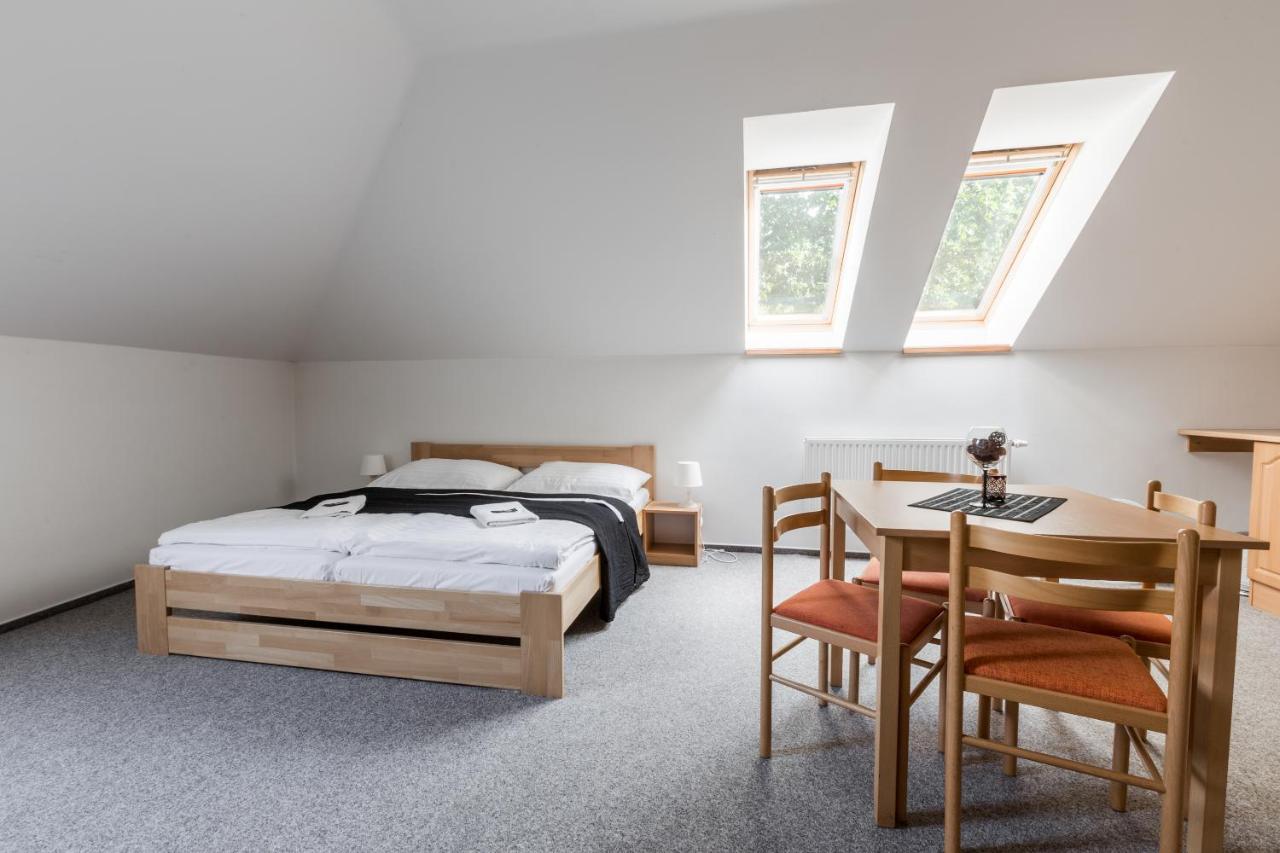 Pivovar A Grasel Apartment *